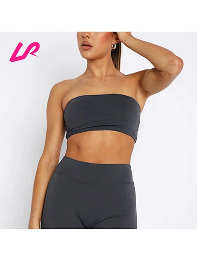 Cover up in style with our bandeau sports. Designed for comfort and support, it's a must-have for any workout wardrobe. Shop now and stay ahead of the trend.